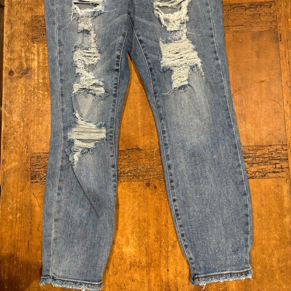 Judy Blue Jeans 11/30 Boyfriend Fit Distressed Stretch Denim Women Medium/Dark - Picture 3 of 9